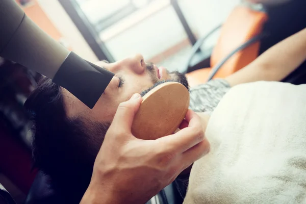 Rituale tradizionale di rasatura della barba — Foto Stock