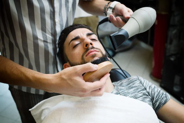 Traditional ritual of shaving the beard — Stock Photo, Image