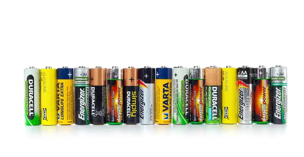 Diversi tipi di batterie usate pronte per il riciclaggio — Foto Stock