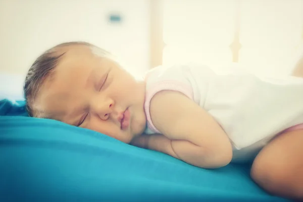 Aranyos baba alszik — Stock Fotó