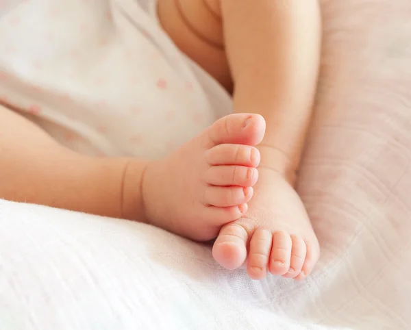 Pies de bebé recién nacidos — Foto de Stock