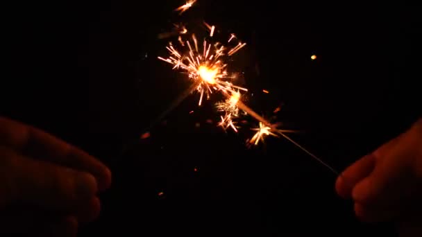 Estrellas Brillantes Ardiendo Sobre Fondo Negro Película Adecuada Para Satisfacer — Vídeos de Stock