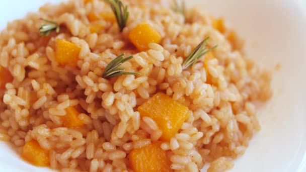 Pumpa Risotto Recept Med Ris Och Pumpa Rustika Bord Med — Stockvideo