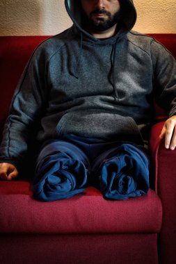 Resim bacak sakatlama sorununu temsil ediyor.