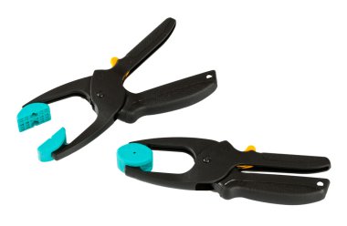 İki plastik kelepçe