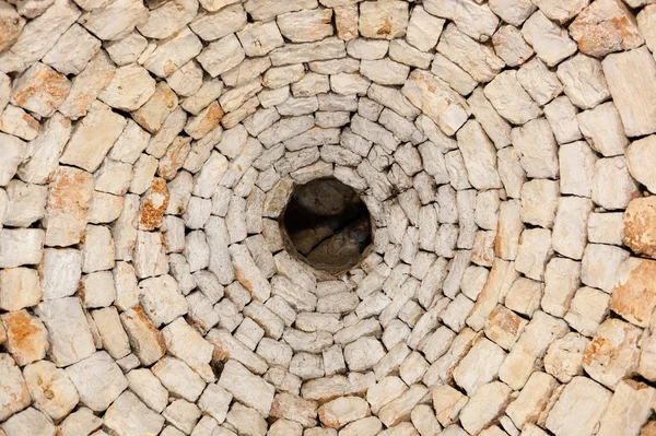 Vista interna dell'unico tetto originale di un trullo ad Alberobel — Foto Stock