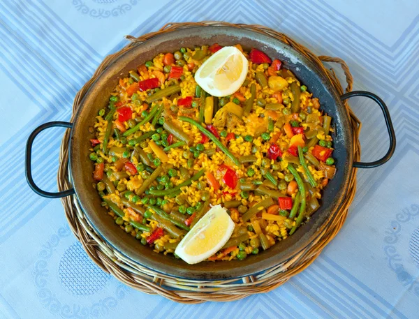 Paella et légumes, recette végétarienne . — Photo