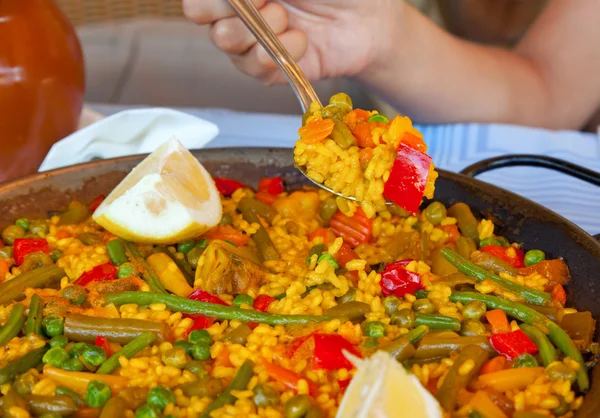 Paella en groenten, vegetarisch recept. — Stockfoto