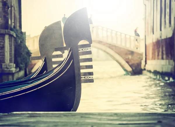 Góndolas típicas en Venecia — Foto de Stock