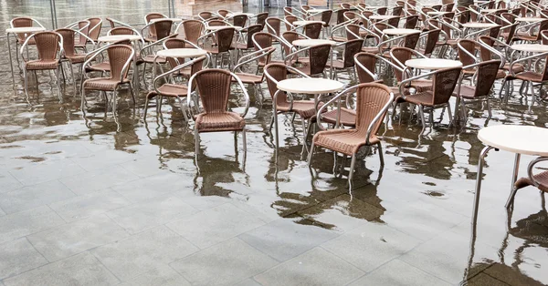 Hochwasser auf dem Markusplatz in Venedig — Stockfoto