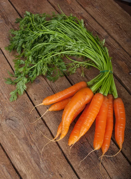 Куча свежей органической моркови . — стоковое фото