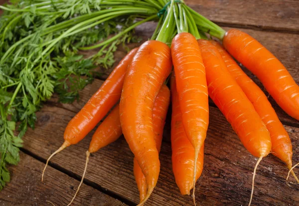 Куча свежей органической моркови . — стоковое фото