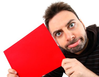 komik ifade ile genç adam