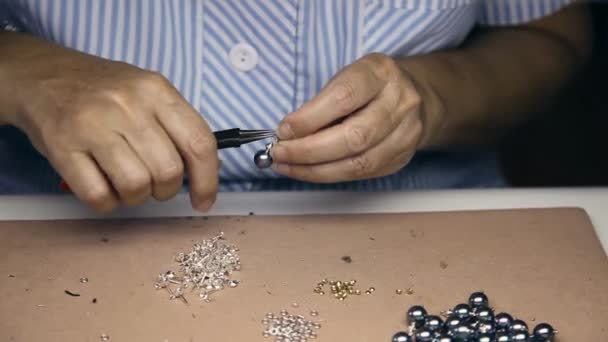 Fábrica de perlas en Manacor , — Vídeos de Stock