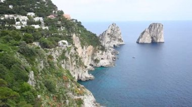 okyanus kayaçları ve deniz manzarası