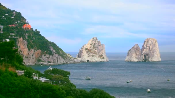 Rocas oceánicas y vistas al mar — Vídeos de Stock