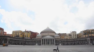 Plebiscito meydanına Napoli