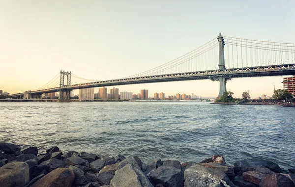 Manhattan Bridge bij zonsondergang — Stockfoto