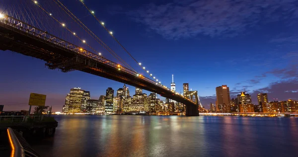 New york city skyline by night — Stock Photo, Image