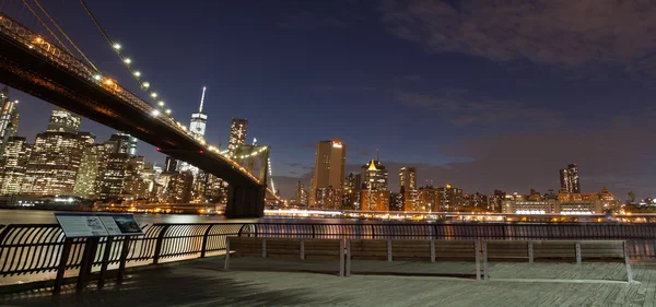 New york city skyline by night — Stock Photo, Image