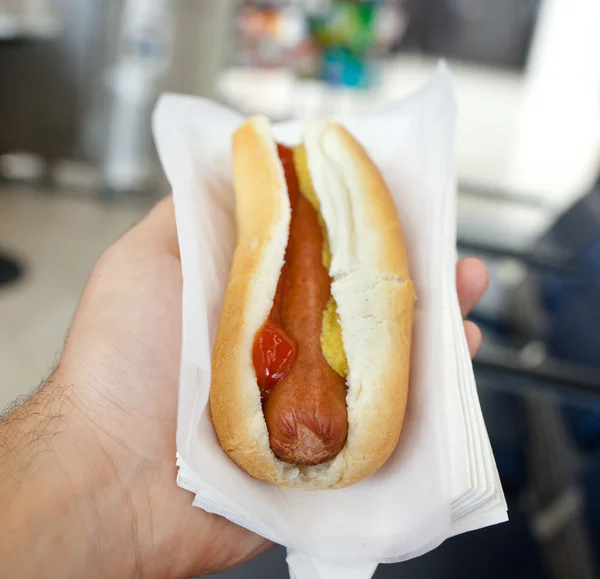 Classic Hot Dog Mustard Ketchup Paper Napkin Holding Hand — Stock Photo, Image