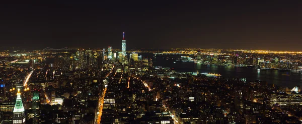 Manhattan'ın hava gece görünümü
