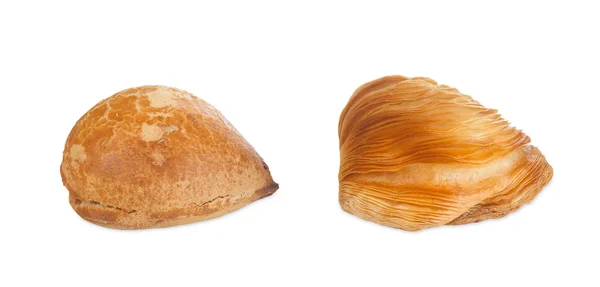 Two Neapolitan Sfogliatelle, riccia and frolla. — Stock Photo, Image