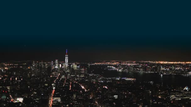 Vista aérea Nueva York, Manhattan Paisaje urbano de noche . — Vídeos de Stock