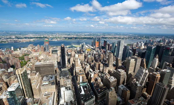 Városképet gazdagító épületnek szánták nézet a Manhattan, New York City. — Stock Fotó