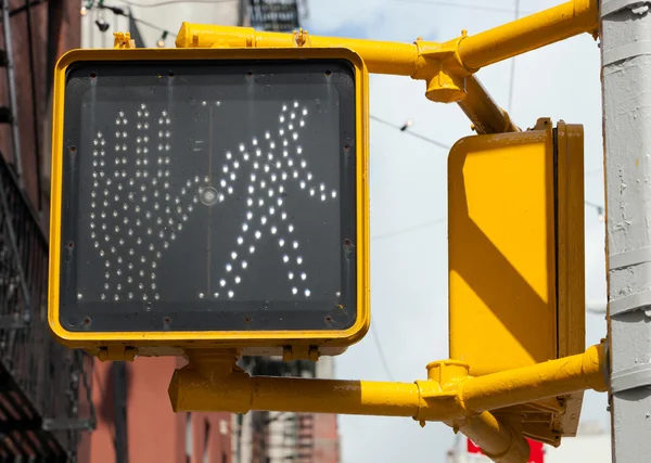 Пешеходный светофор в Нью-Йорке — стоковое фото