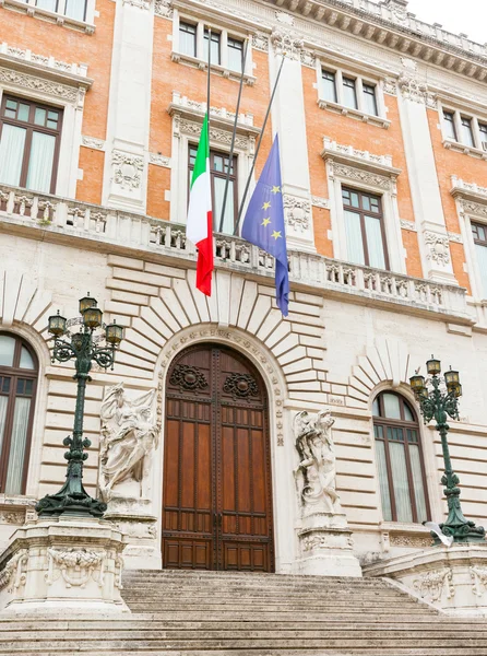 Edificio del Parlamento en Roma, Italia . —  Fotos de Stock