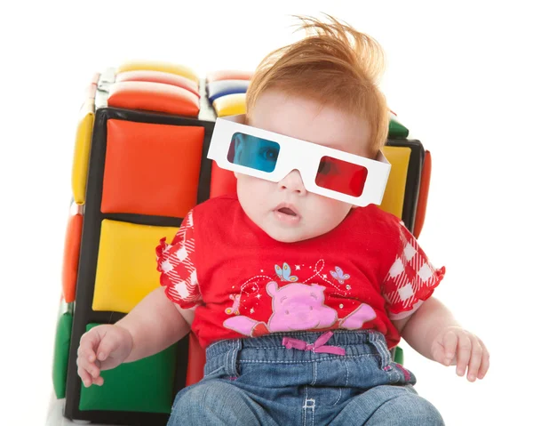 Niño divertido con gafas estereoscópicas — Foto de Stock