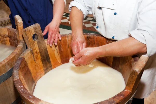 Production handmade craftsmanship of mozzarella — Stock Photo, Image