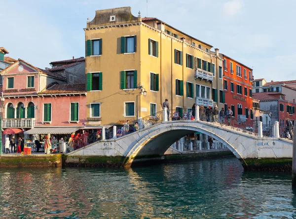 Rio dei Tolentini Venedik köprüde croze — Stok fotoğraf