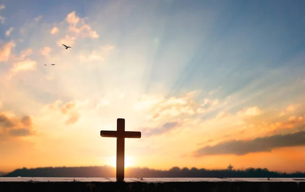 Conceito Religioso Silhueta Cruz Fundo Por Sol — Fotografia de Stock