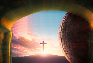 Paskalya konsepti: Gün doğumunda Çarmıha gerilen Mezar Boş