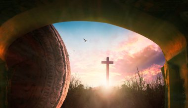 Paskalya konsepti: Gün doğumunda Çarmıha gerilen Mezar Boş