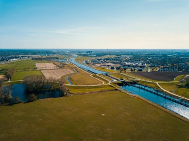Hollanda 'daki manzara ve kanalların havadan görünüşü
