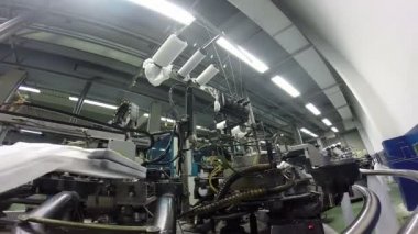Tekstil kumaş imalat makineleri içinde hareket