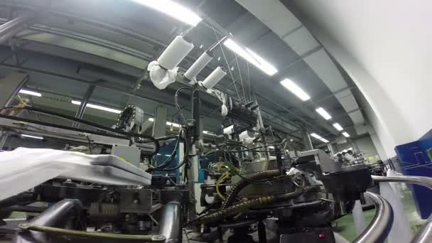 Textielweefsel fabricage van Machines in actie — Stockvideo