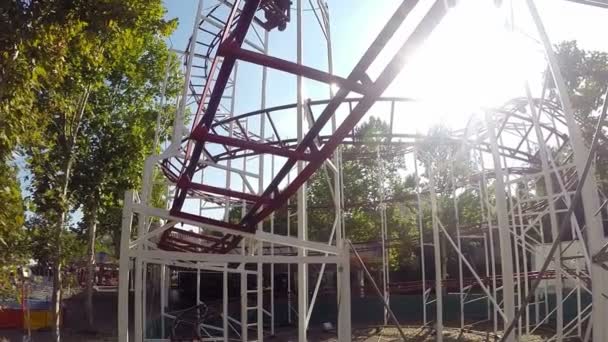 Roller Coaster pour les fans de divertissement extrême — Video