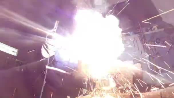 Welder in Action — Stock Video