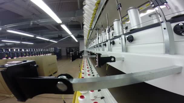 线程在纺织工业中靠得很近 — 图库视频影像