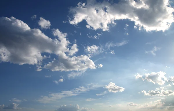 Céu azul fundo. — Fotografia de Stock