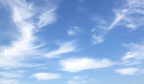 Blå himmel och moln himmel. — Stockfoto