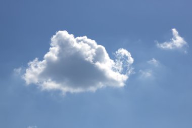 Mavi gökyüzü ve bulutlar gökyüzü.