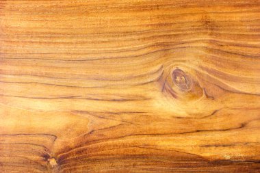 Tahta çit kapanıyor. Koyu ahşap kaplama arka plan yüzeyinde eski doğal desenler var.