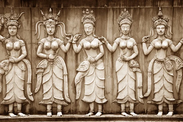Antiguas estatuas Khmer, arte mural — Foto de Stock