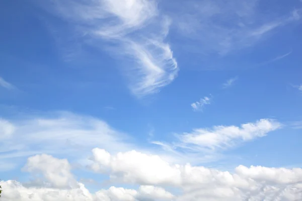 Blå himmel — Stockfoto