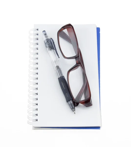 Notizbuch mit Brille — Stockfoto